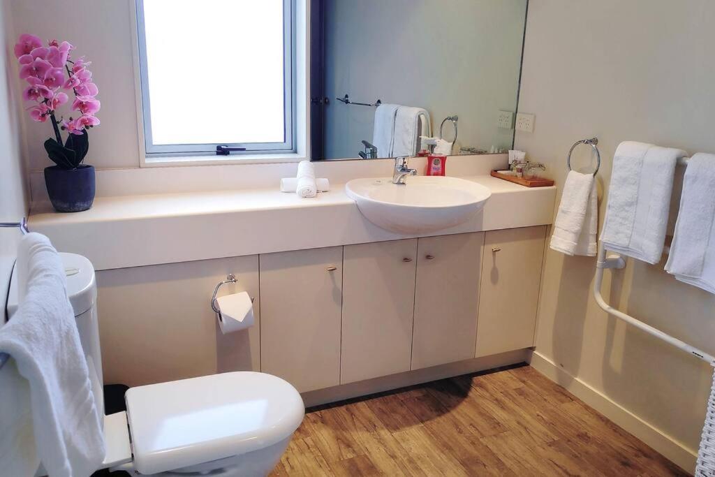 Lovely Apartment- Amazing Lake & Mountain Views Queenstown Luaran gambar